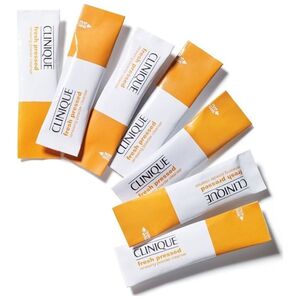 Clinique Oczyszczający puder do twarzy Fresh Pressed Renewing Powder Cleanser With Pure Vitamin C 28x0.5g