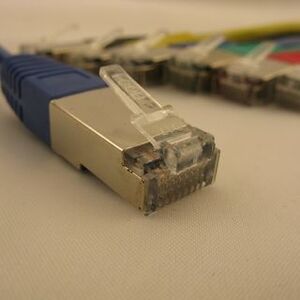 NetRack patchcord RJ45, osłonka zalewana, kat. 5e FTP, 3m niebieski (BZPAT3FB)