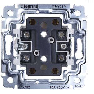 Legrand Gniazdo wtyczkowe bez uziemienia 16A 250V - 775732 3110601 3245067757321