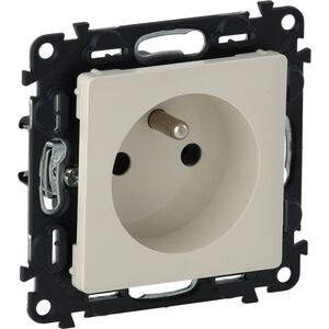Legrand Gniazdo pojedyncze z/u 2P+Z z przesłonami kremowy (753280) 3329727 3414970456960