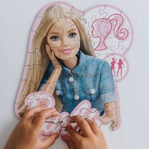 Trefl PUZZLE 50 Drewn.Piękna Barbie 20201 13276669 5900511202014