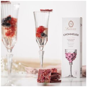 Ruby chocolate with pomegranates and strawberry flakes Laurence Chommelier Rose Wine, 100 g
