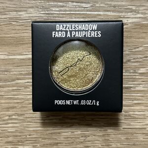 MAC DAZZLESHADOW ΜΟΥ ΑΡΕΣΕΙ ΝΑ ΠΑΡΑΚΟΛΟΥΘΩ 1G