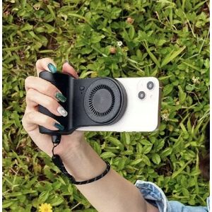 Adam Elements Selfie Shot Magnetic Hand Grip - magnetyczny uchwyt do ręki z powerbankiem 5000mAh czarny - Gwarancja bezpieczeństwa. Proste raty. Bezpłatna wysyłka od 170 zł.