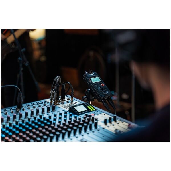 Dyktafon Tascam Tascam DR-40X - Przenośny rejestrator cyfrowy z interfejsem USB, zapisujący 2 x stereo, 2 GB karta SD