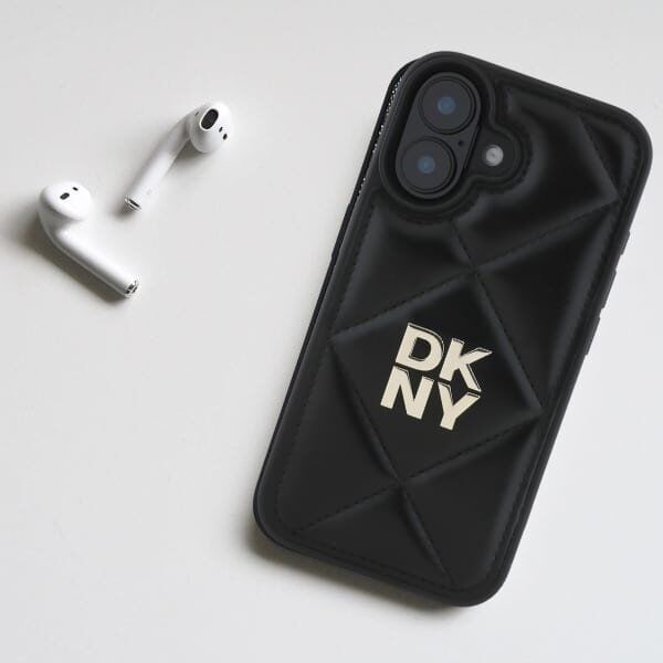 DKNY DKNY DKHCP16LPQDSLK iPhone 16 Pro 6.3" czarny/black Quilted Stack Logo