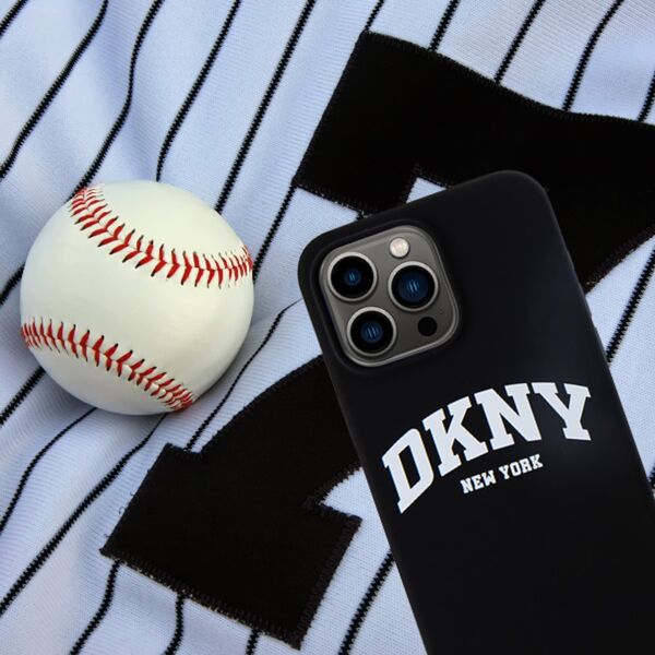 DKNY DKNY DKHMP16LSNYACH iPhone 16 Pro 6.3" czarny/black hardcase Silicone White Printed Logo MagSafe