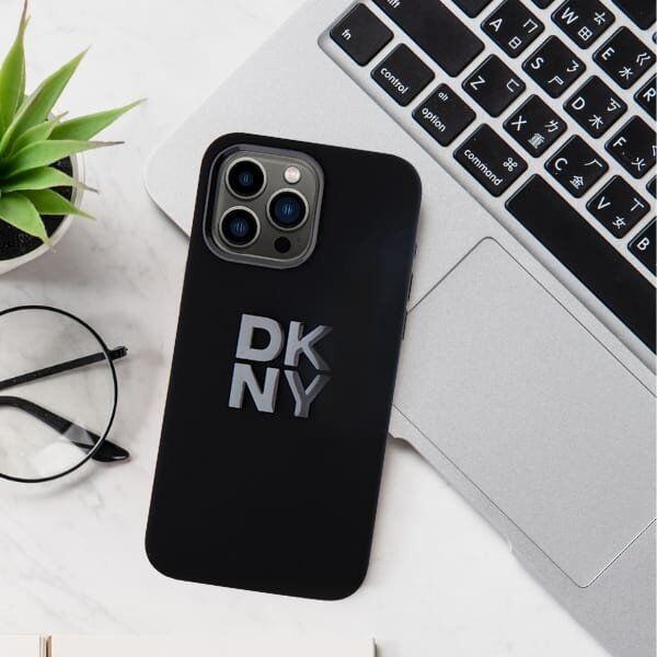 DKNY DKNY DKHCP16LSMCBSK iPhone 16 Pro 6.3"    czarny/black hardcase Liquid Silicone Metal Logo