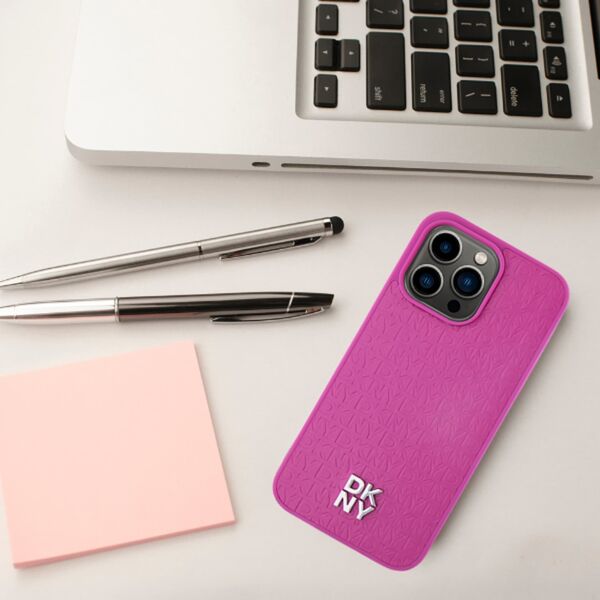 DKNY DKNY DKHMP16LPSHRPSK iPhone 16 Pro 6.3"   hardcase czarny/black Repeat Pattern Stack Logo MagSafe
