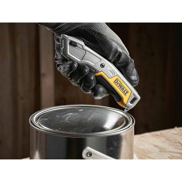 Dewalt DEWALT NÓŻ UNIWERSALNY Z OSTRZEM CHOWANYM 13304904 3253560100544