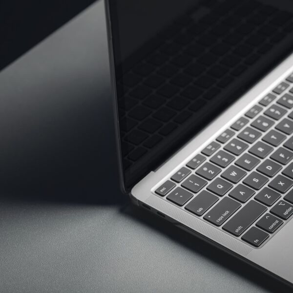 Filtr Moshi Moshi iVisor XT - Folia ochronna na ekran MacBook Pro 16" (M3/M2/M1/2023-2021) (czarna ramka) 13645198 4711064645347