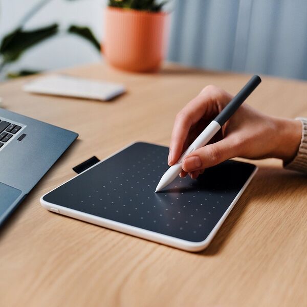 Wacom Wacom One S Pen Tablet Small 13927334 4949268623360
