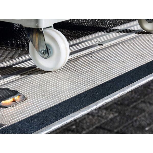 Durable DURABLE Antirutschband DURALINE GRIP+ 50mm breit schwarz 14049365 4005546733814