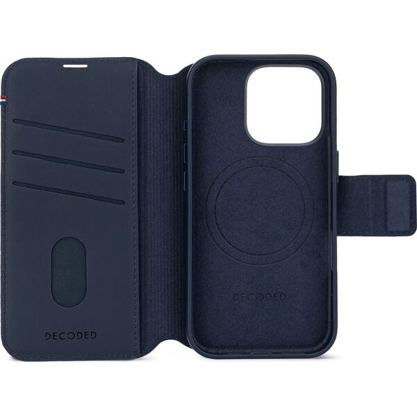 Decoded Decoded Leather Detachable Wallet - skórzana obudowa ochronna do iPhone 16 Pro kompatybilna z MagSafe (navy) 14118821 8721145001289
