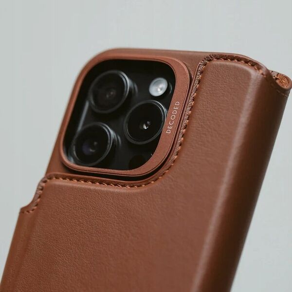 Decoded Decoded Leather Detachable Wallet - skórzana obudowa ochronna do iPhone 16 Pro kompatybilna z MagSafe (tan) 14118833 8721145001272