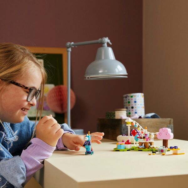 LEGO Animal Crossing Koń Julian i jego przyjęcie urodzinowe (77046)