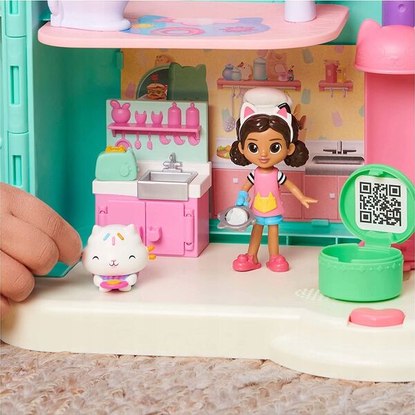 Spin Master Spin Master Gabbys Dollhouse Deluxe Room Kitchen Toy Figure (with Kuchi Cat Figure)