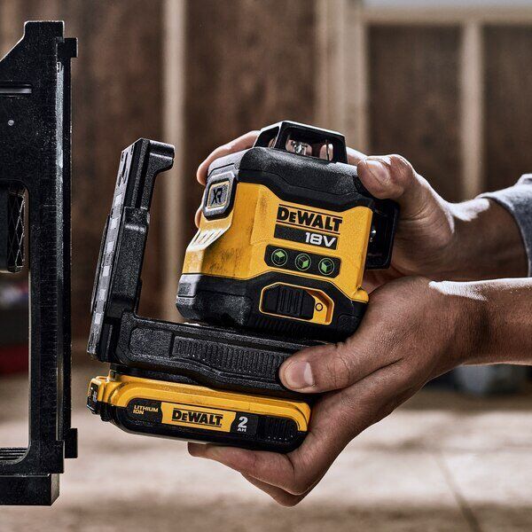 Dewalt DEWALT.LASER LINIOWY 18V 3X360 1x2,0Ah DCLE34031D1
