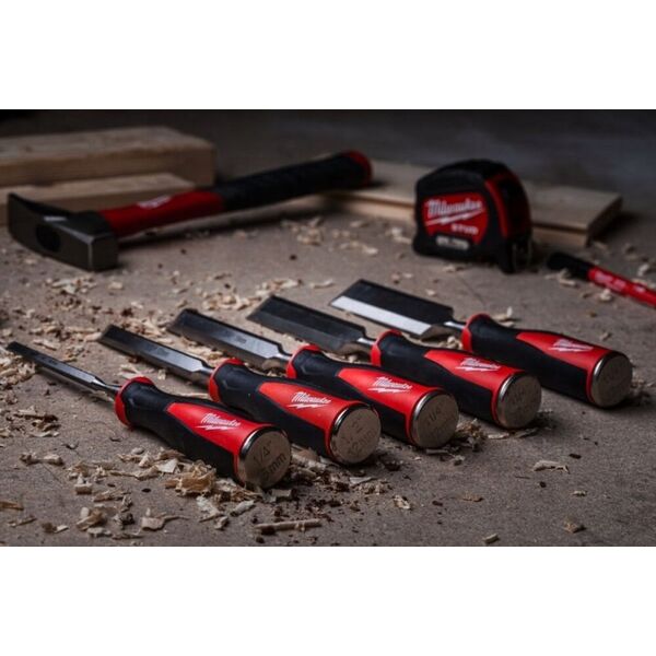 Sourcing MILWAUKEE WOOD CHISEL 25mm WITH CHAMFERED EDGE