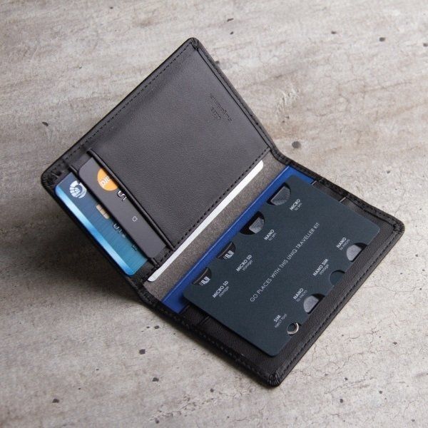 Uniq Sim Adapter Traveller Kit 7in1 organizer