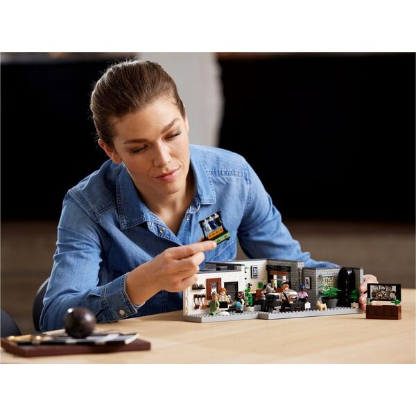 LEGO Creator Expert Queer Eye – Mieszkanie Fab Five (10291)