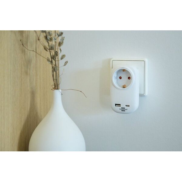 Brennenstuhl Brennenstuhl Socket Adapter with USB Power Delivery USB A/ Type C