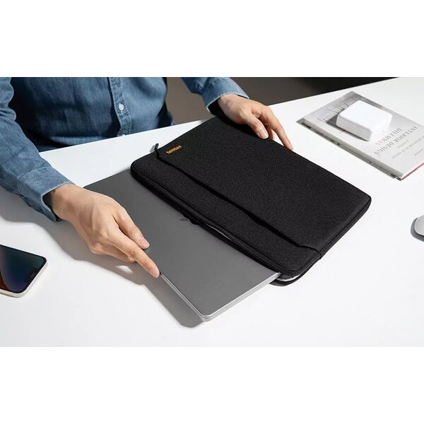 Etui Tomtoc Pokrowiec na laptopa Tomtoc Light-A18 (czarny)