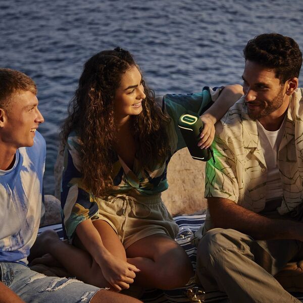Głośnik Energy Sistem Energy Sistem | Speaker with RGB LED Lights | Yume ECO | 15 W | Waterproof | Bluetooth | Green | Portable | Wireless connection