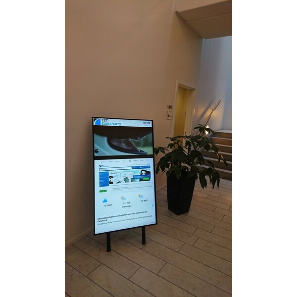 VivoLink Portable Digital Signage Stand