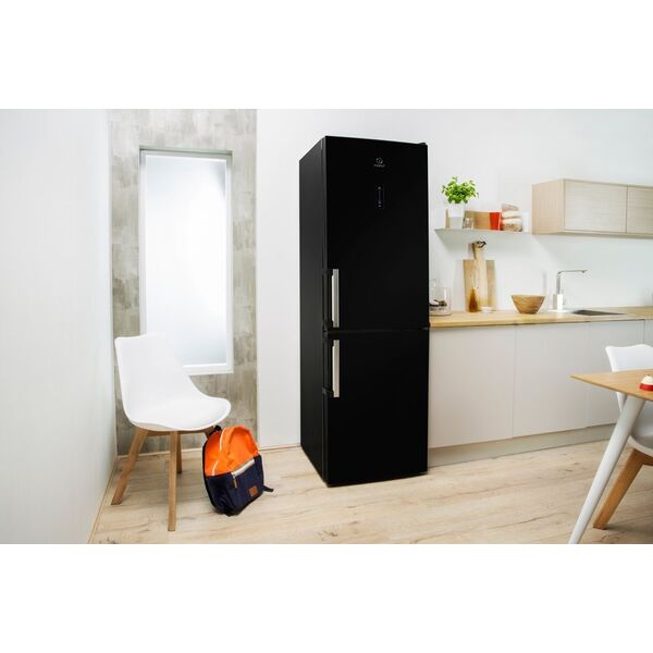 Lodówka Indesit INDESIT Šaldytuvas LI8 S2E K, Energy class E (old A++), height 189cm, Juodas color