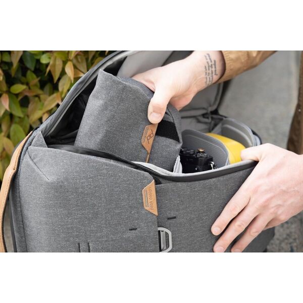 Torba Peak Design Peak Design Field Pouch Charcoal v2 - Grafitowy, z paskiem