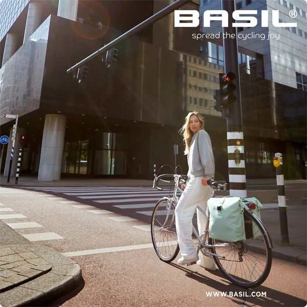 Basil Sakwa podwójna BASIL SOHO DOUBLE PANNIER BAG NORDLICHT MIK, MIK System (ready to go) 41L, 100% wodoodporna moss green oświetlenie Nordlicht Technology