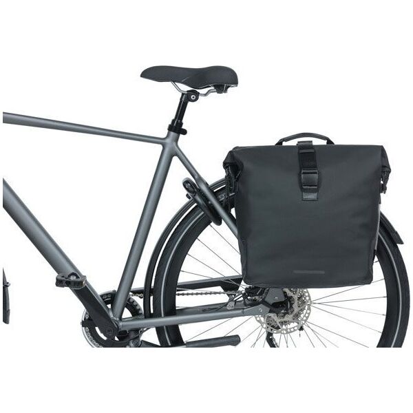 Basil Sakwa podwójna BASIL SOHO DOUBLE PANNIER BAG NORDLICHT MIK, MIK System (ready to go) 41L 100% wodoodporna night black oświetlenie Nordlicht Technology