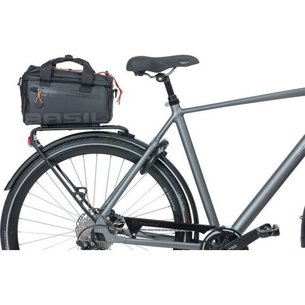 Basil Torba na bagażnik BASIL MILES TARPAULIN TRUNKBAG MIK 7L, MIK System (ready to go), 100% wodoodporna black orange (NEW 2024)