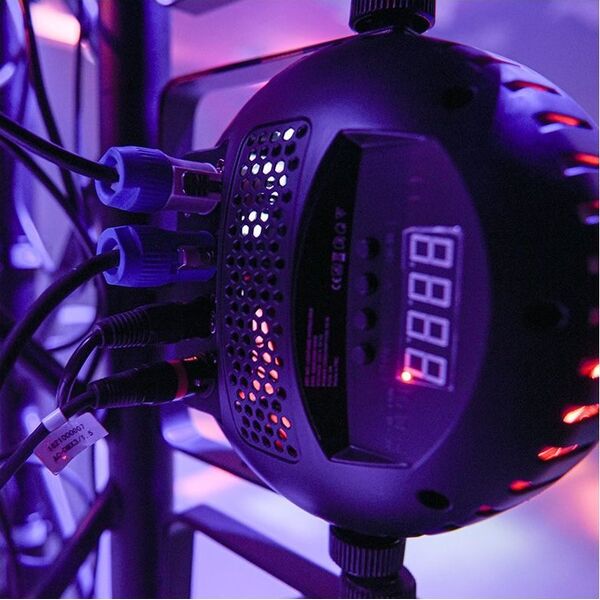 LIGHT4ME LIGHT4ME HYPNO PAR reflektor sceniczny efekt LED