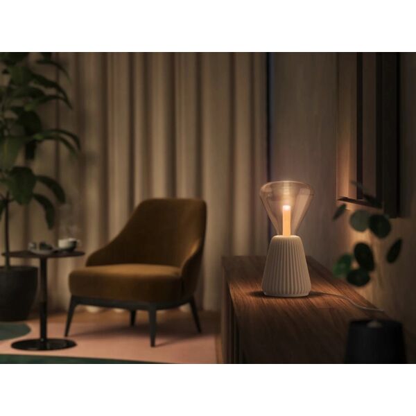 Signify Philips Hue White & Col. Amb. Lightguide Triangle E27