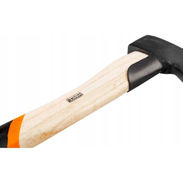 Corona Ax with a wooden handle 1.25 kg