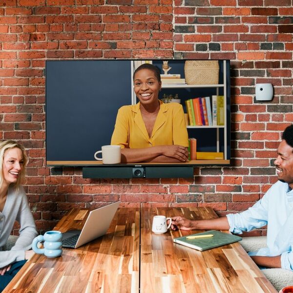 Kamera internetowa OWL Owl Labs Urządzenie do wideokonferencji Owl Bar - listwa wideokonferencyjna 4K z aktywnym ustawianiem ostrości głośników (dodaj Meeting Owl 4+, Meeting Owl 3 lub Meeting Owl Pro, aby uzyskać 360-stopniowe pokrycie i automatyczne prz