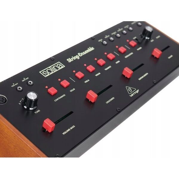 Behringer Behringer SOLINA STRING ENSEMBLE Syntezator analogowy