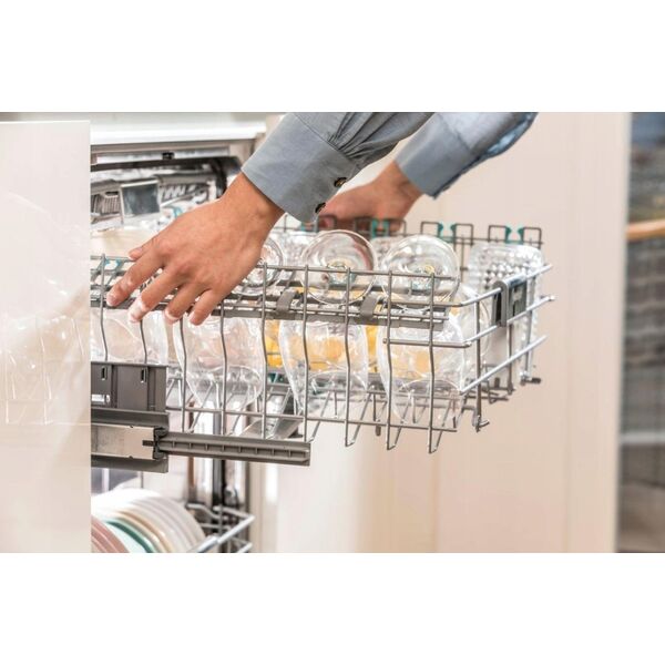 Zmywarka Gorenje Gorenje | Dishwasher | GS643E90X | Free standing | Width 59.9 cm | Number of place settings 16 | Number of programs 6 | Energy efficiency class E | Display | AquaStop function | Silver