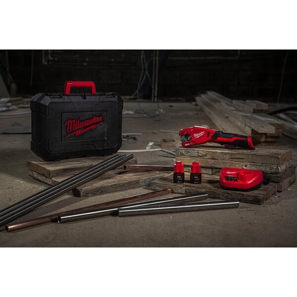 Milwaukee MILWAUKEE.PIPE CUTTER M12PCSS-202C STEEL/INOX/COPPER