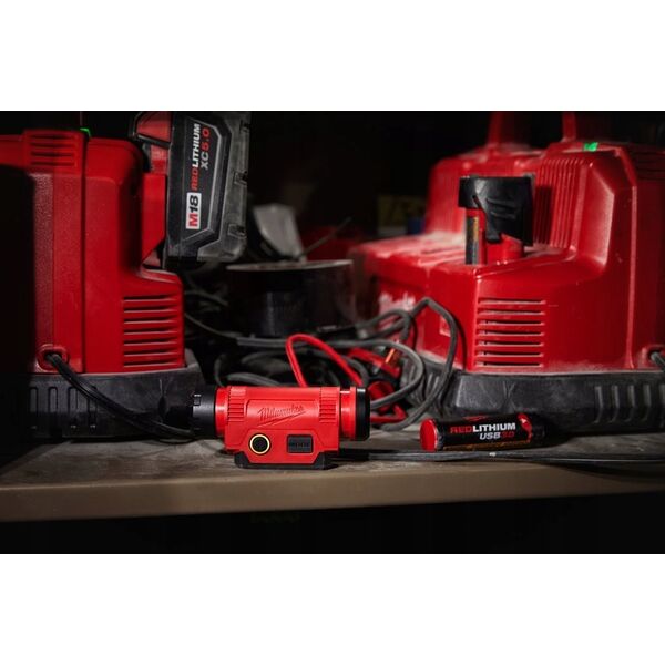 Latarka Milwaukee USB įkraunamas prožektorius ant galvos MILWAUKEE L4 HL2-301