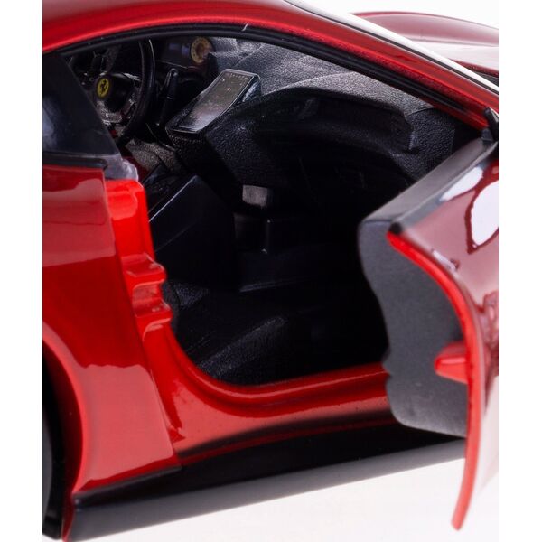 Bburago BBU 1:24 Ferrari Roma Red 26029 RD 60294