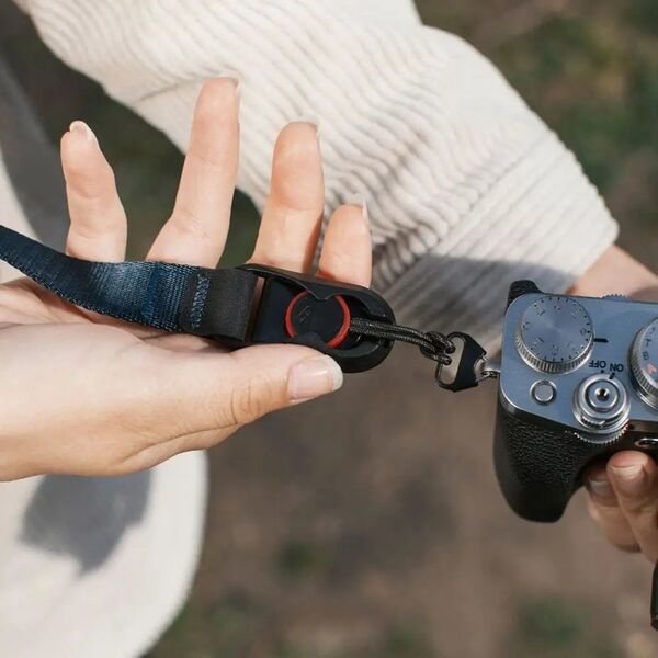 Torba Peak Design Pasek Na Nadgarstek Peak Design Cuff Midnight Niebieski v3