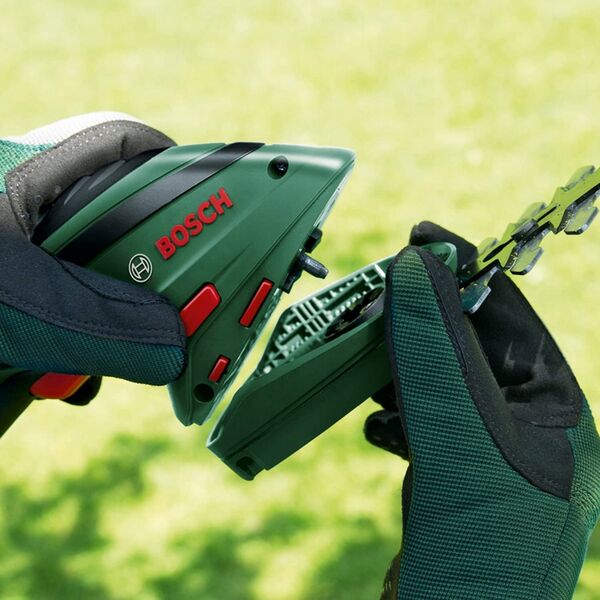 Bosch Bosch Isio 0600833106 Cordless Brush and Grass Shears Set