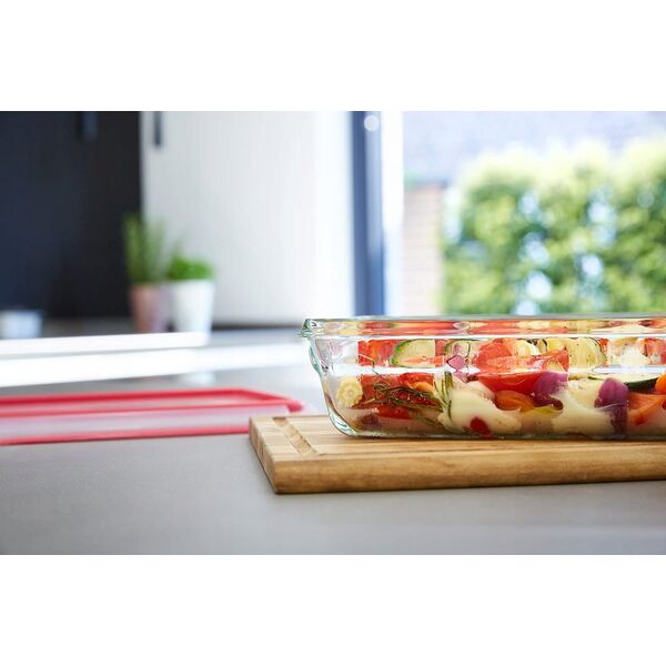 Emsa Emsa Clip&Close Glass Food Container 0,8 L red