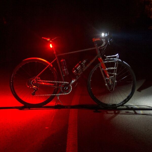 Blackburn Zestaw lampki BLACKBURN DAYBLAZER 550 FRONT GRID REAR przód 550 lumenów, tył 40 lumenów (NEW)