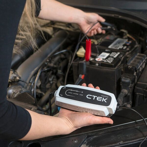 CTEK Impulsinis įkroviklis akumuliatoriams CTEK CT5 START STOP