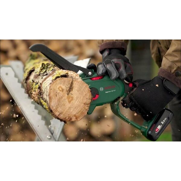 Piła łańcuchowa Bosch Bosch EasyChain18V-15-7,1x2,5Ah Grandininis pjūklas akku