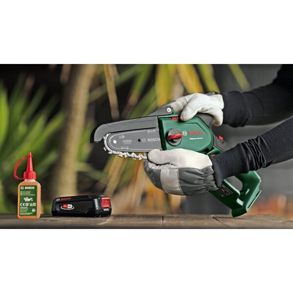 Piła łańcuchowa Bosch Bosch EasyChain18V-15-7,1x2,5Ah Grandininis pjūklas akku